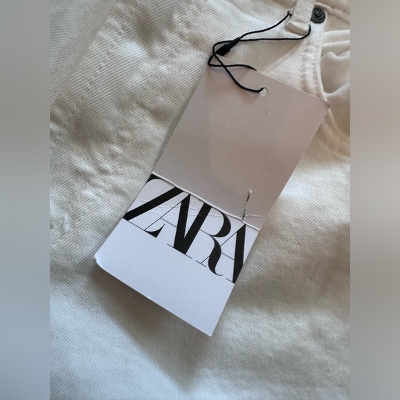ZARA slim fit cropped bootcut high rise jeans in white size 10 **Damaged** - Picture 2 of 7